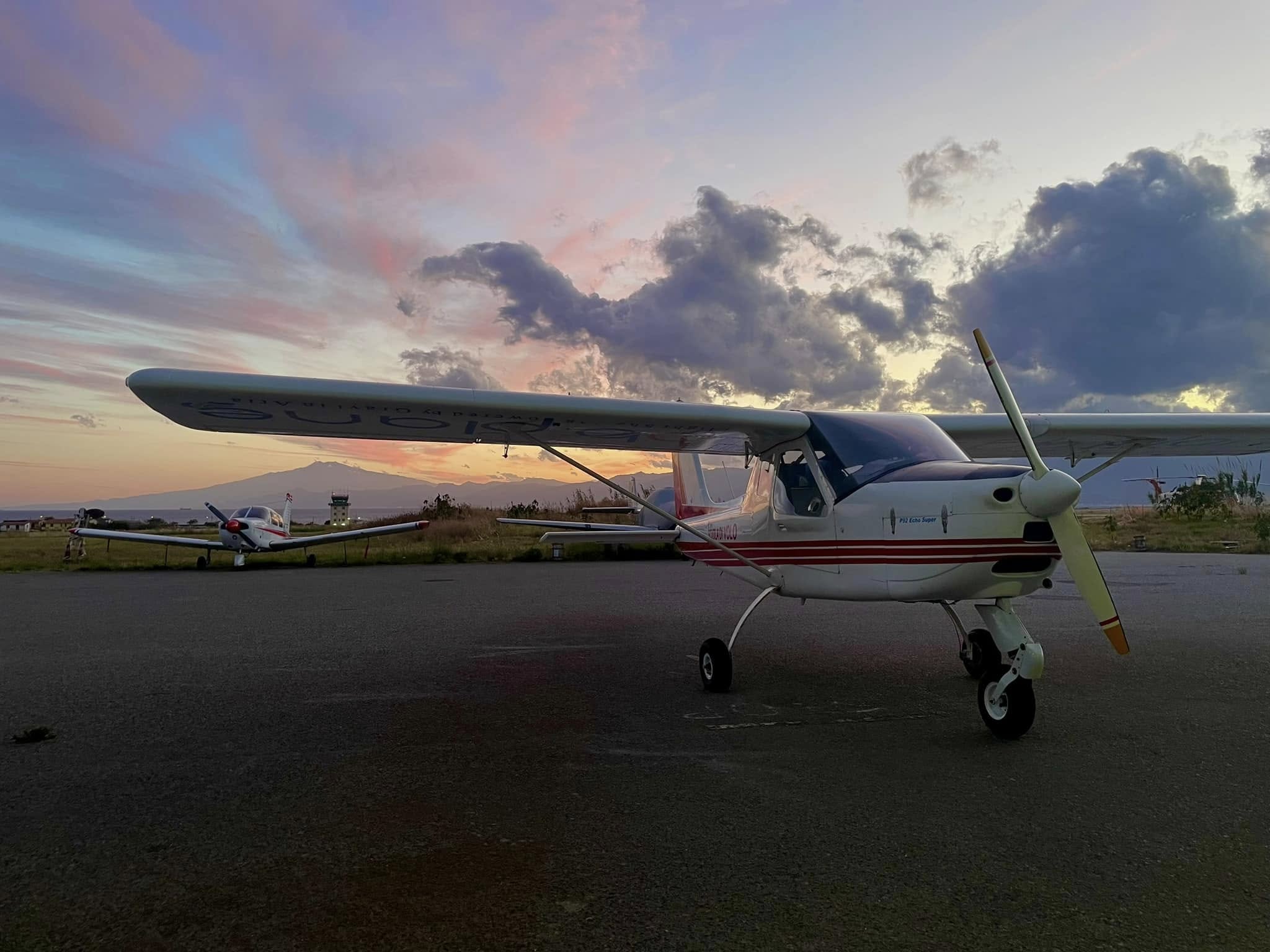Aeroclub dello stretto foto La Flotta TECNAM 